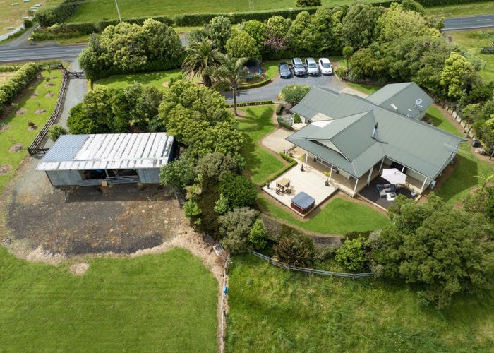  at 948 Awhitu Road, Pollok, Pollok