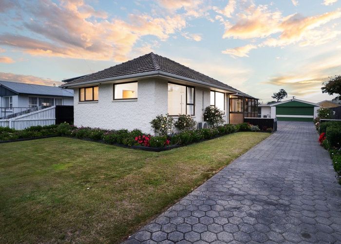  at 35 Cotswold Avenue, Bishopdale, Christchurch City, Canterbury