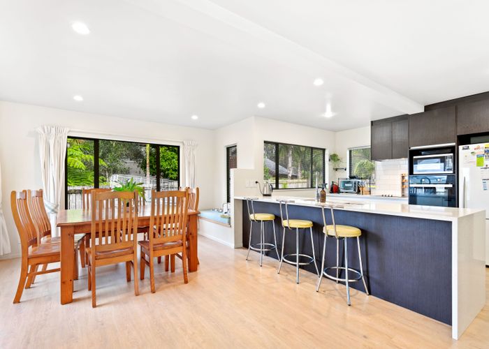  at 27 Connemara Court, West Harbour, Auckland