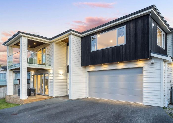  at 12 Mettam Drive, Swanson, Auckland