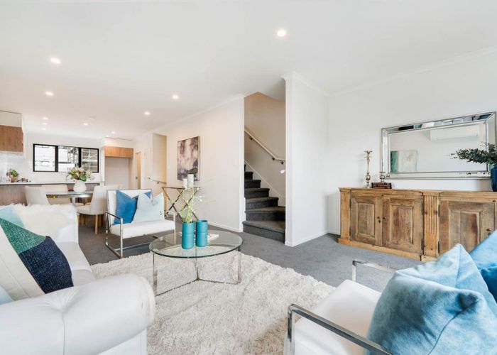  at 33 Henry Maxwell Way, Flat Bush, Manukau City, Auckland
