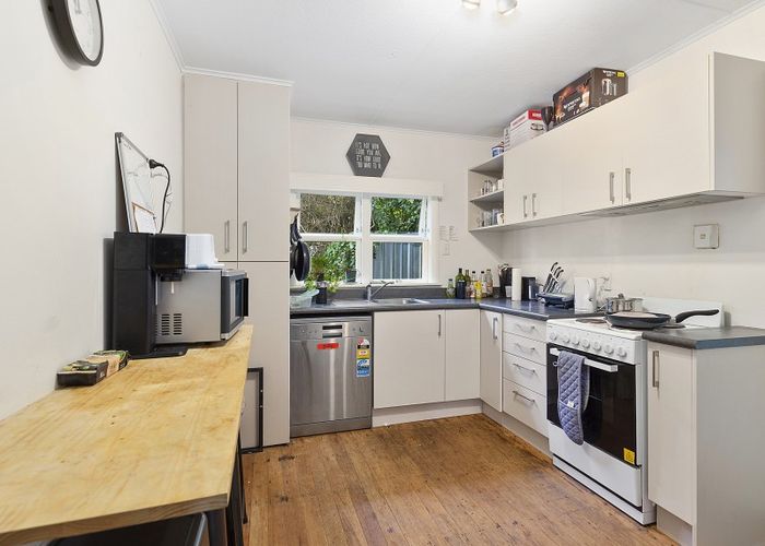  at 17 Waiapu Road, Kelburn, Wellington