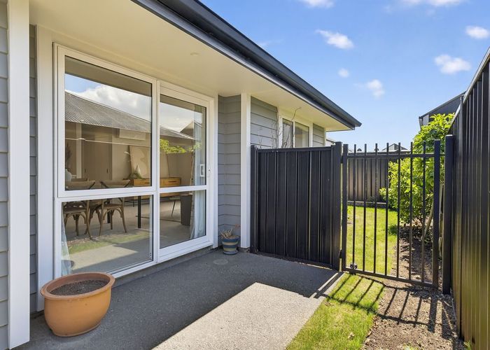  at 9/64 Port Hills Road, Heathcote, Christchurch City, Canterbury