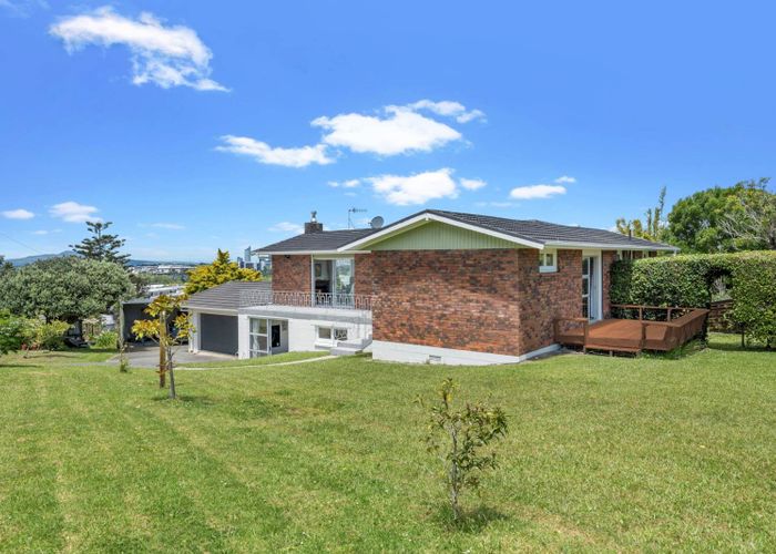  at 11 Marcel Place, Glenfield, Auckland
