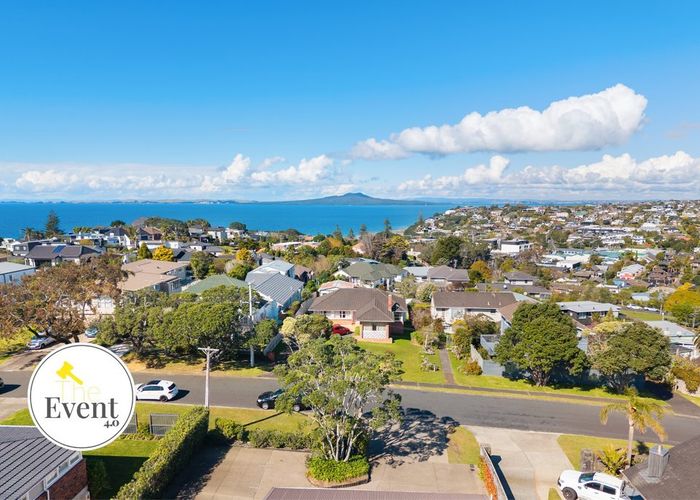  at 6 Folkestone Street, Murrays Bay, North Shore City, Auckland