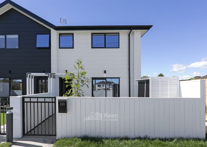 at 1/21 Karamu Street, Te Atatu Peninsula, Auckland