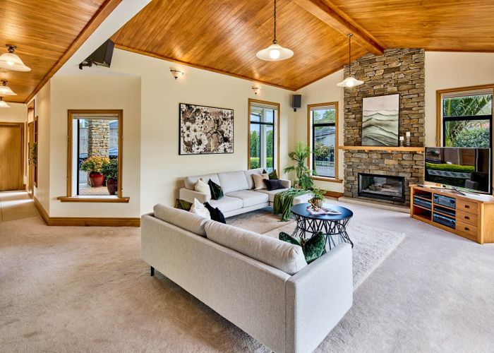  at 24A Hautana Square, Woburn, Lower Hutt