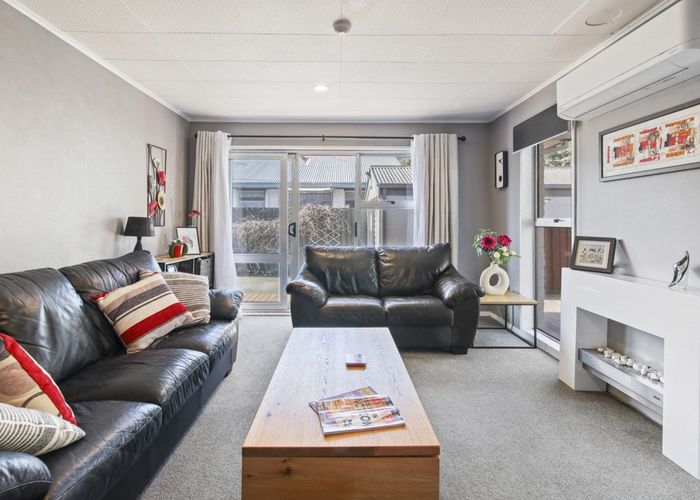  at 2/140 Hay Street, Bromley, Christchurch