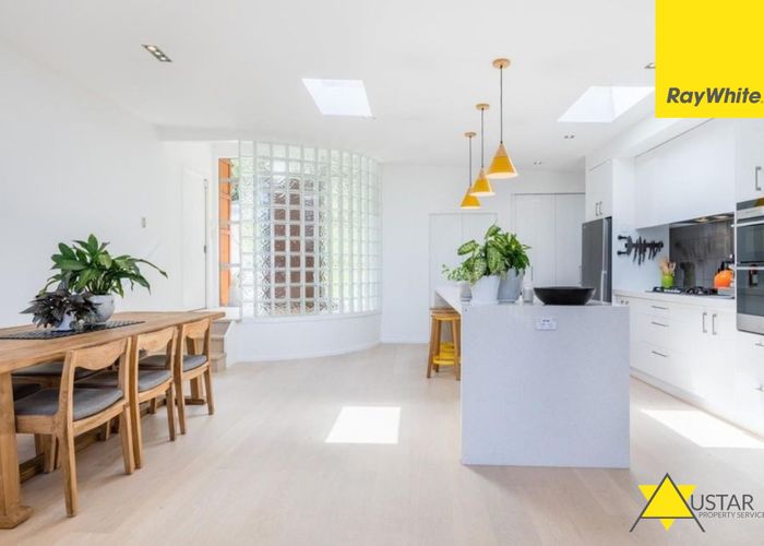  at 39 Warner Park Avenue, Laingholm, Auckland