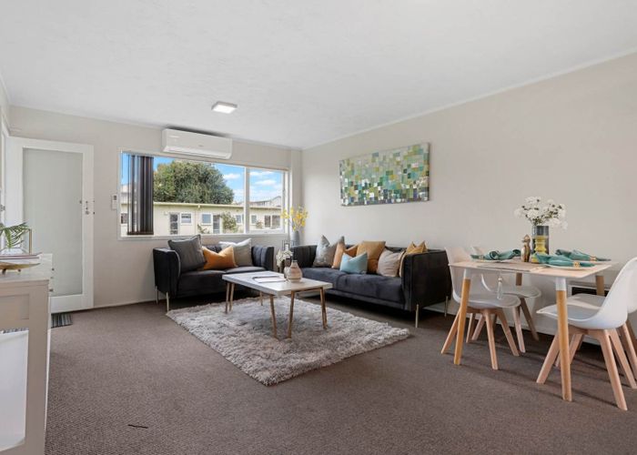  at 11/5 Keeling Road, Henderson, Auckland