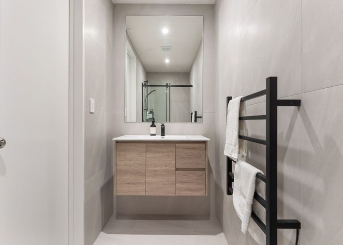  at Room 3/302 Te Irirangi Drive, Flat Bush, Manukau City, Auckland