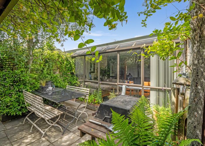  at 2/56 Aorangi Road, Bryndwr, Christchurch City, Canterbury