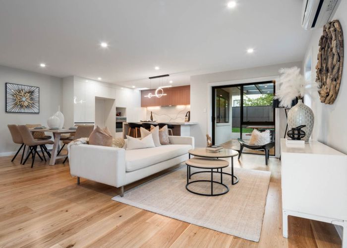  at 10 Paulange Place, Pakuranga Heights, Manukau City, Auckland