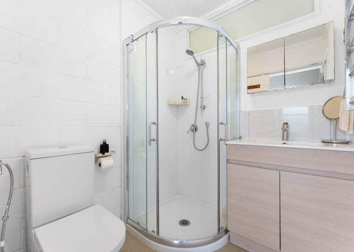  at 2/150 Hutchinson Avenue, New Lynn, Waitakere City, Auckland