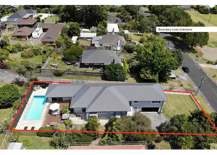  at 34 Cliff View Drive, Green Bay, Auckland