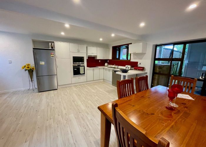  at 32 Rapallo Place, Farm Cove, Manukau City, Auckland