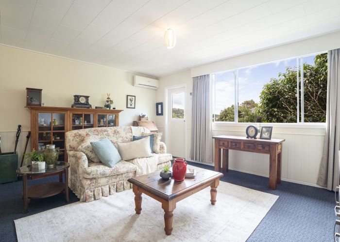  at 1/377 Main Road, Tawa, Wellington