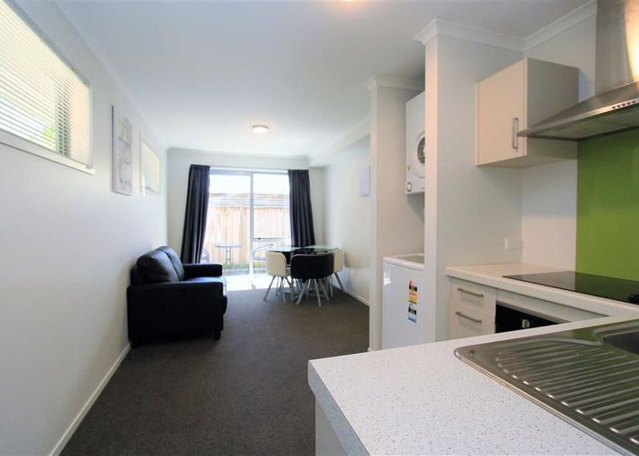  at 3/28 Hunter Street, Hamilton Lake, Hamilton