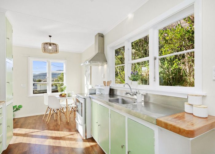  at 27 Fraser Street, Wainuiomata, Lower Hutt, Wellington