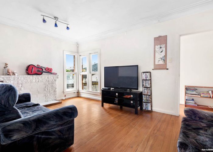  at 4039 Great North Road, Glen Eden, Auckland