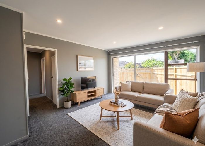  at 2/21 Cleek Road, Mangere East, Manukau City, Auckland