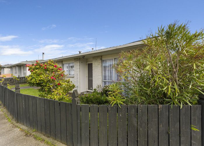 at 2 Havelock Avenue, Highbury, Palmerston North