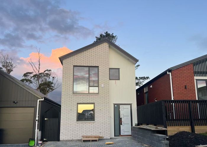 at 43 Puhikawa Street, Massey, Waitakere City, Auckland
