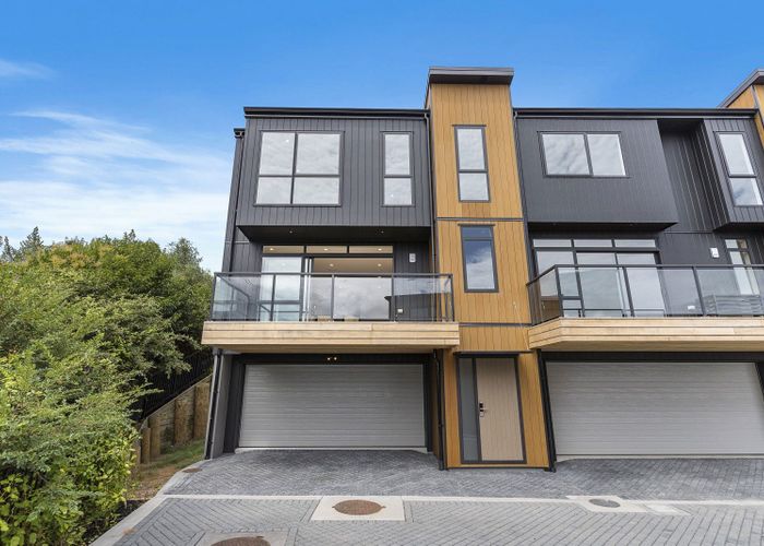  at 21 Timo Way, Flat Bush, Manukau City, Auckland