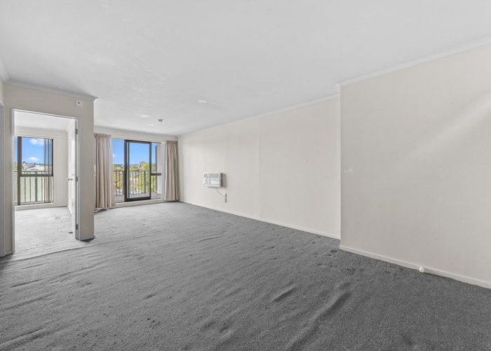  at 3Z/1 Wadier Place, Henderson, Waitakere City, Auckland