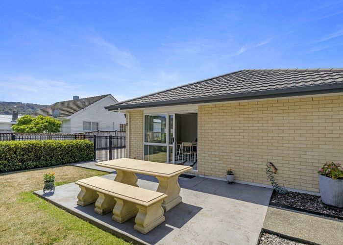  at 27 Fraser Crescent, Elderslea, Upper Hutt