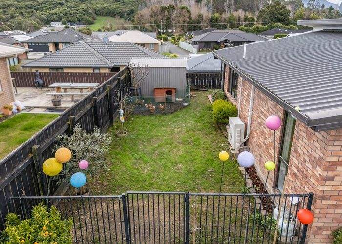  at 7 Diamond Grove, Brown Owl, Upper Hutt