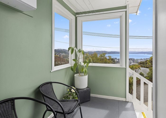  at 14 Jefferson Street, Brooklyn, Wellington