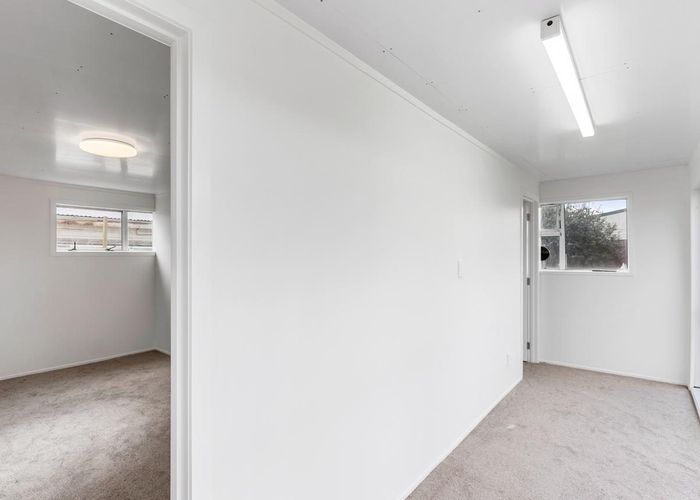  at 32 Idlewild Avenue, Mangere, Manukau City, Auckland