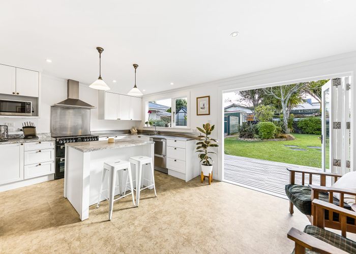  at 20 Riro Street, Point Chevalier, Auckland