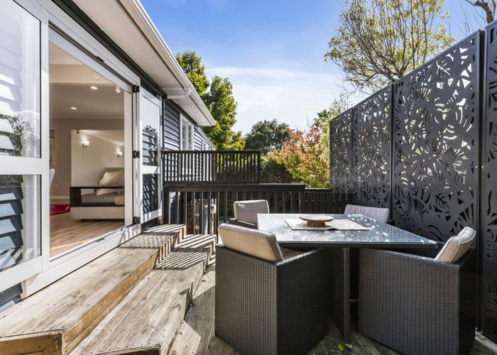  at 1/13 Harrybrook Road, Green Bay, Auckland