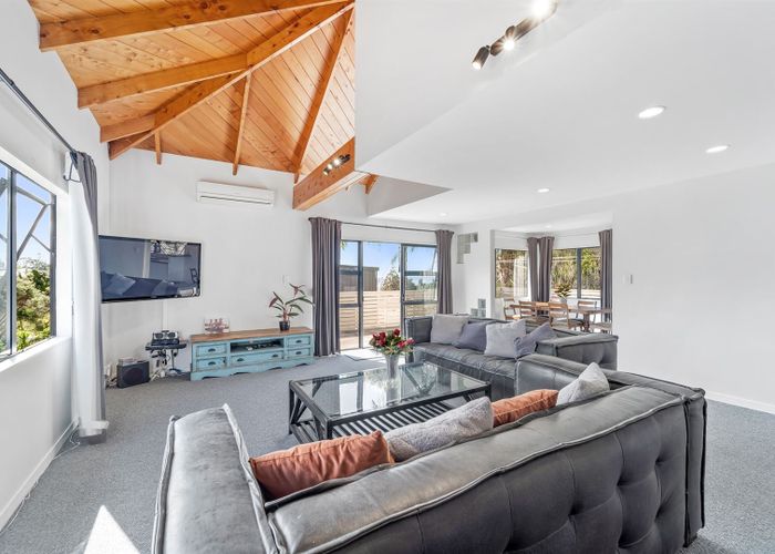  at 11 Mizpah Road, Waiake, Auckland