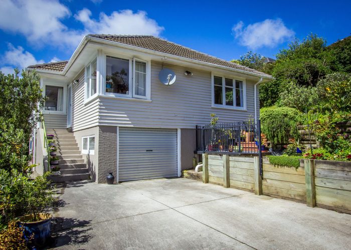  at 38 Collins Avenue, Tawa, Wellington