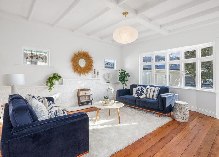  at 52 Puru Crescent, Lyall Bay, Wellington