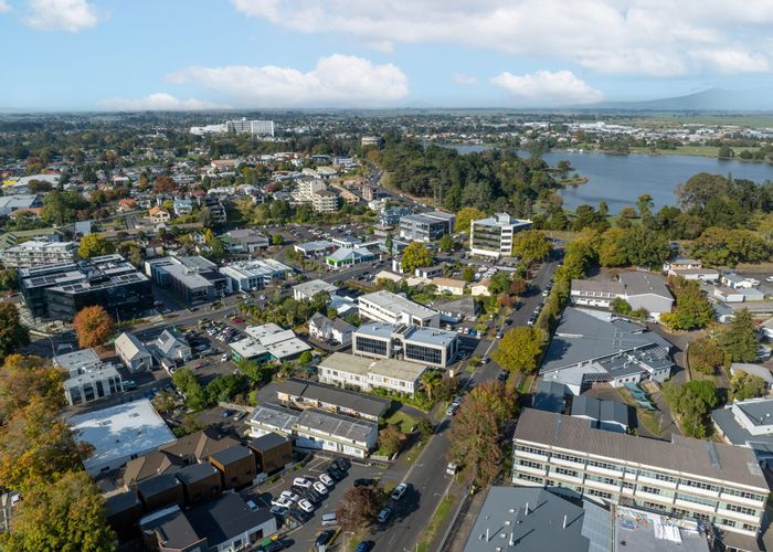  at 4 Hill Street, Hamilton Lake, Hamilton, Waikato
