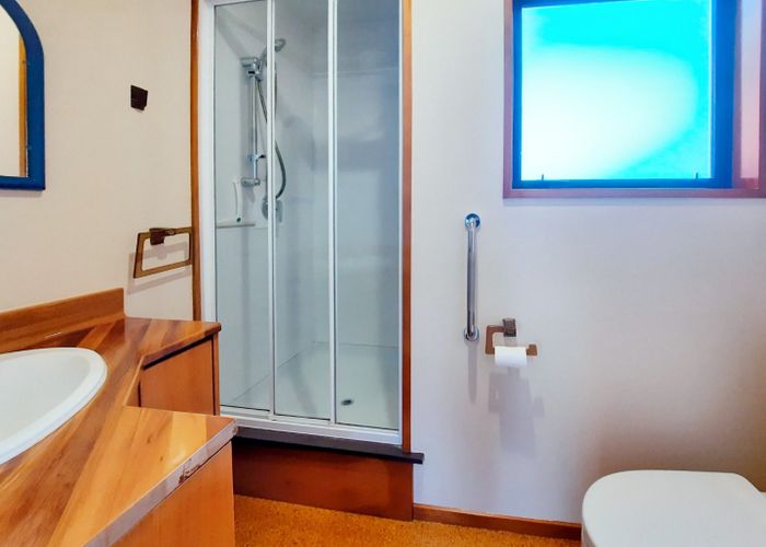  at 8b Cricklewood Place, Avonhead, Christchurch City, Canterbury