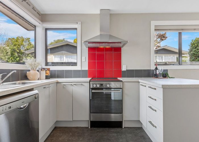  at 48 Glenharrow Avenue, Avonhead, Christchurch City, Canterbury