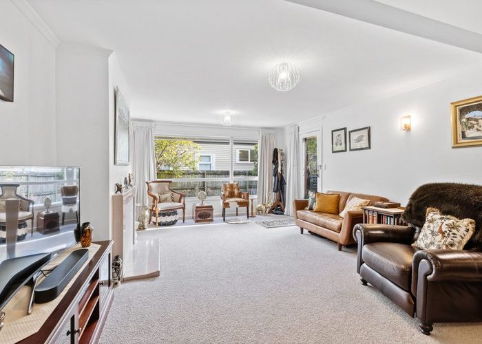  at 2/36 Office Road, Merivale, Christchurch City, Canterbury