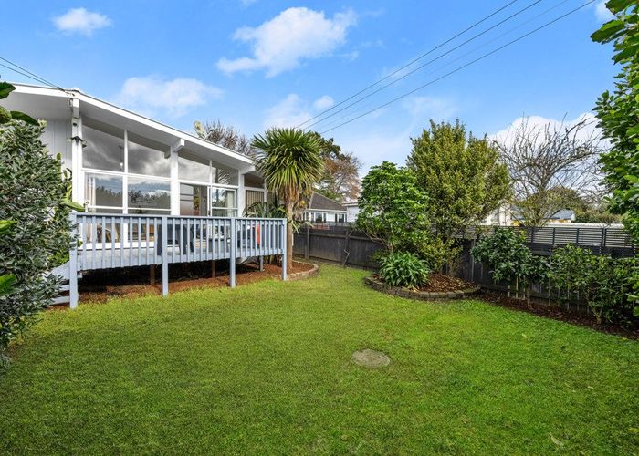  at 8 Pooks Road, Ranui, Waitakere City, Auckland