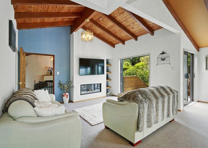  at 47 Peterhouse Street, Tawa, Wellington