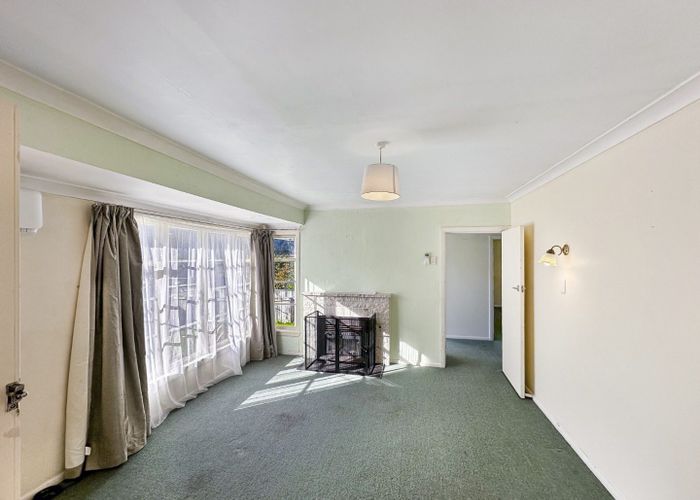  at 8A Bledisloe Crescent, Wainuiomata, Lower Hutt, Wellington