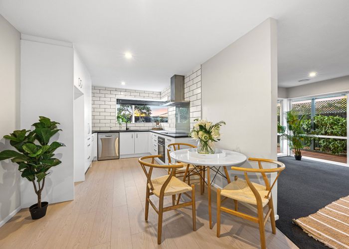  at 2/80 Perry Street, Papanui, Christchurch City, Canterbury
