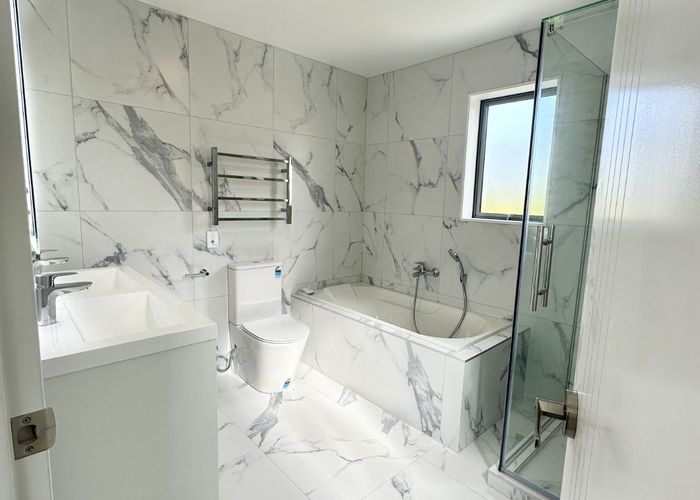  at 4/11 Celeste Place, Glenfield, North Shore City, Auckland