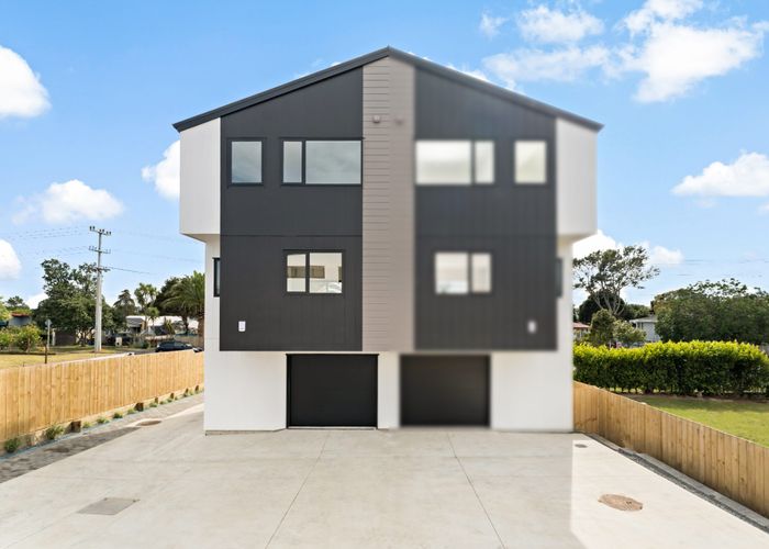  at 2/40 St Leonards Road, Kelston, Waitakere City, Auckland