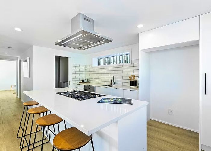  at 6 Alston Avenue, Kelston, Waitakere City, Auckland