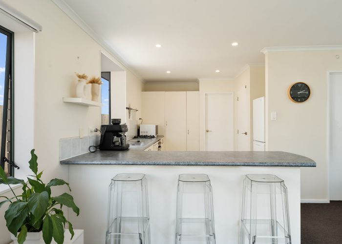  at 33 Woodford Avenue, Henderson, Waitakere City, Auckland